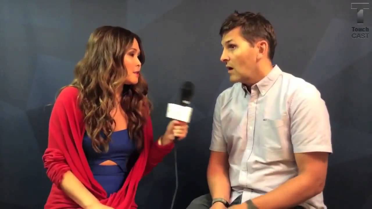 ZEFR A BAD LIP READING // One Minute Film Festival