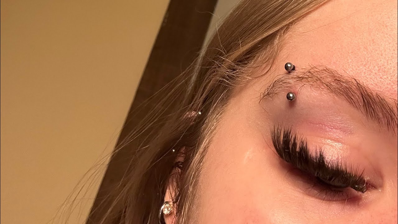 come get my eyebrow pierced with me!!!!