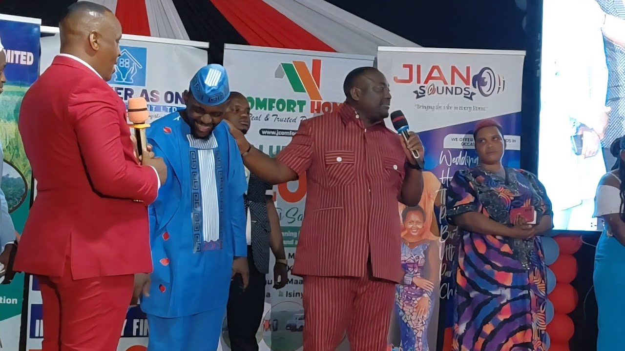 SEE HOW PROPHET KANYARI SURPRISED CUKURA YA NAIROBI IN HIS EVENT WITH THOUSANDS OF MONEY!!