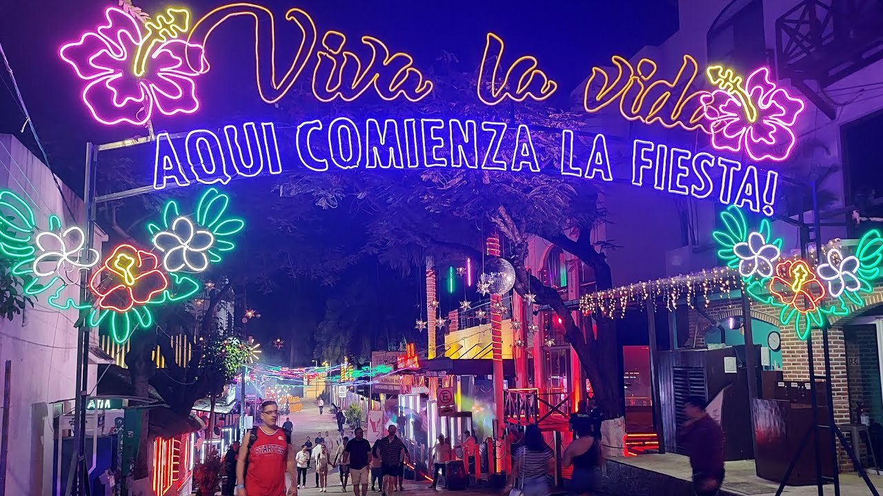 Playa del Carmen nocą, PDC. #Meksyk #playadelcarmen #rivieramaya
