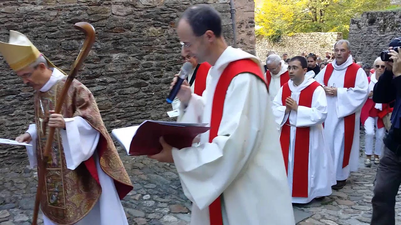 Conques : la procession de sainte Foy