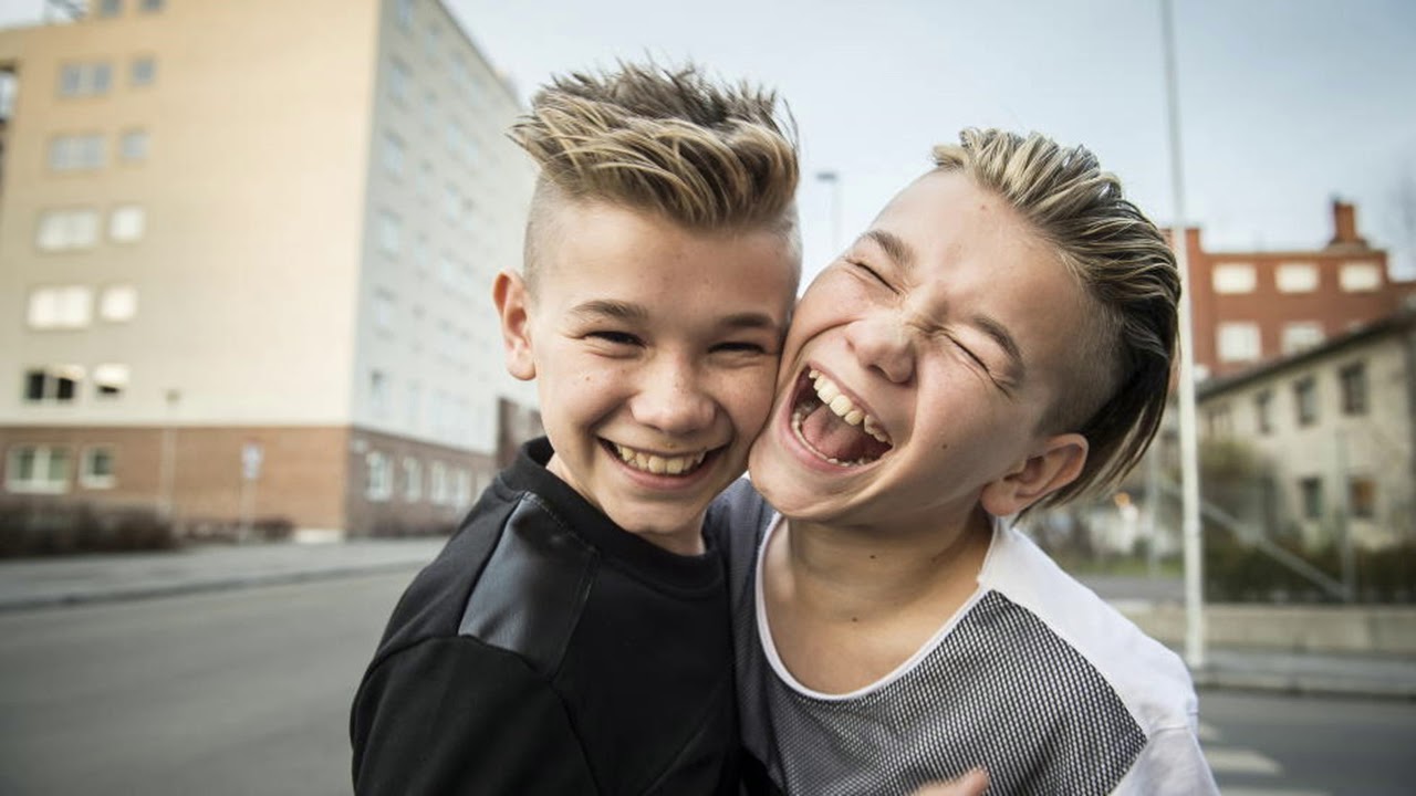 Marcus and Martinus Next to me