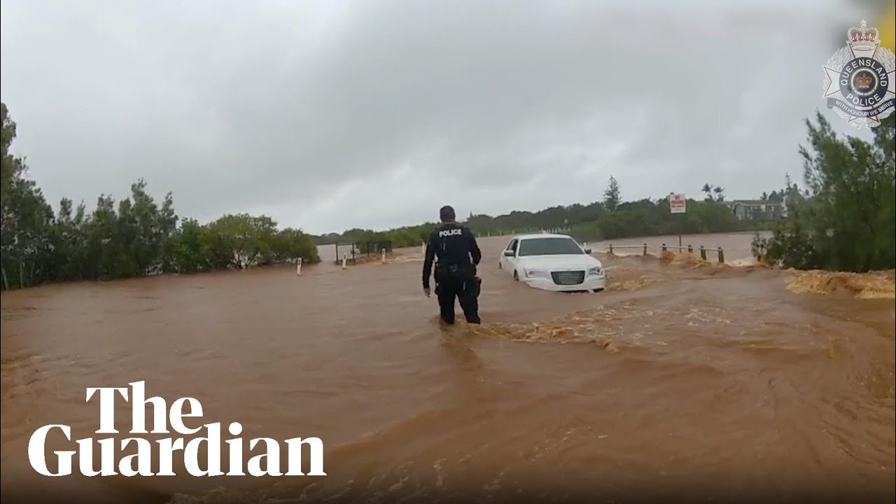 Bundaberg flooding: Queensland police rescue people stranded in flood waters