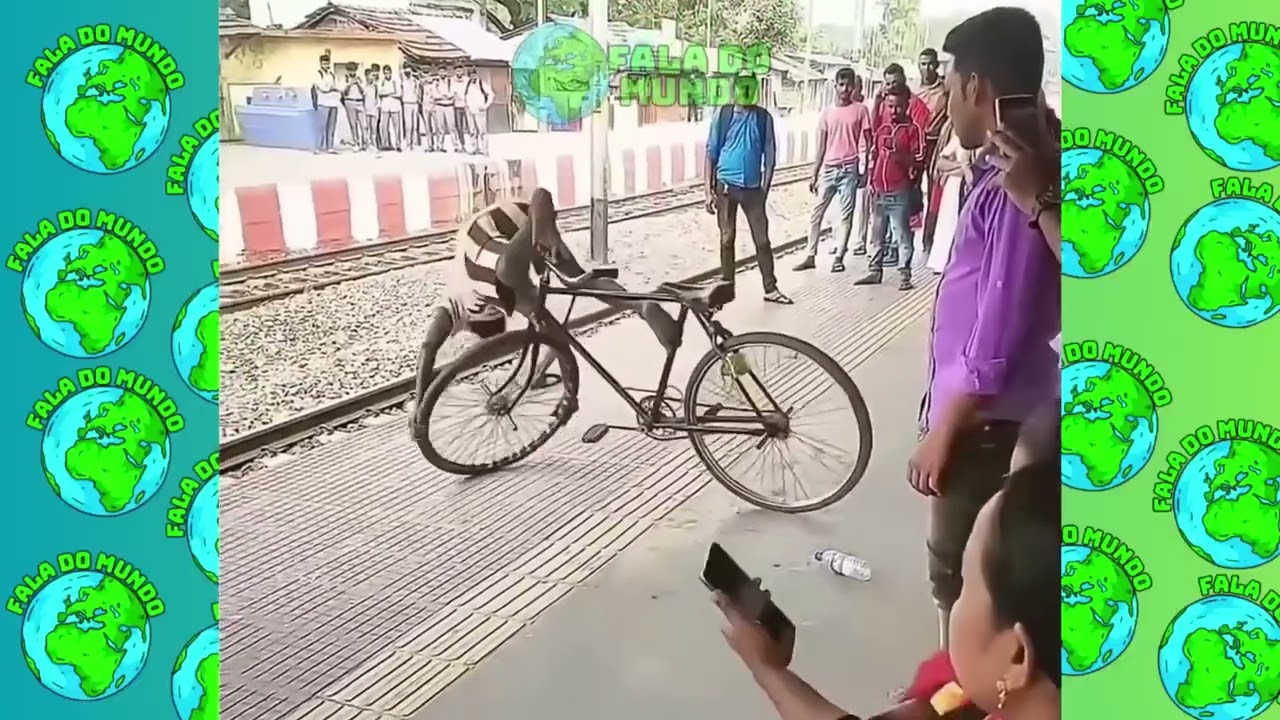 A moto 'amaldi&ccedil;oada' da K&aacute;tia#Com&eacute;dia #Humor #PraRir #CanalEngra&ccedil;ado #Risadas