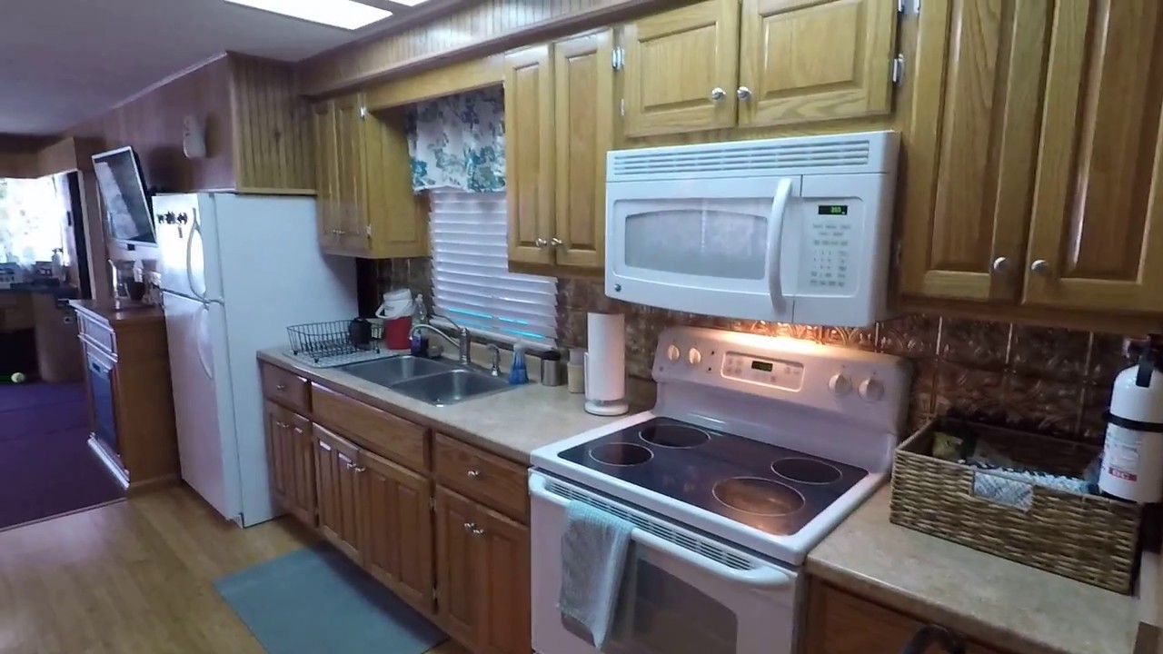 Плавучий дом Lakeview 16 x 75WB 1999 года выпуска продается на озере Норрис, штат Теннесси — ПРОДАН!