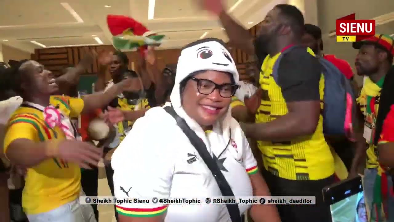 Watch how the #BlackStars were welcomed by a rapturous crowd into Qatar