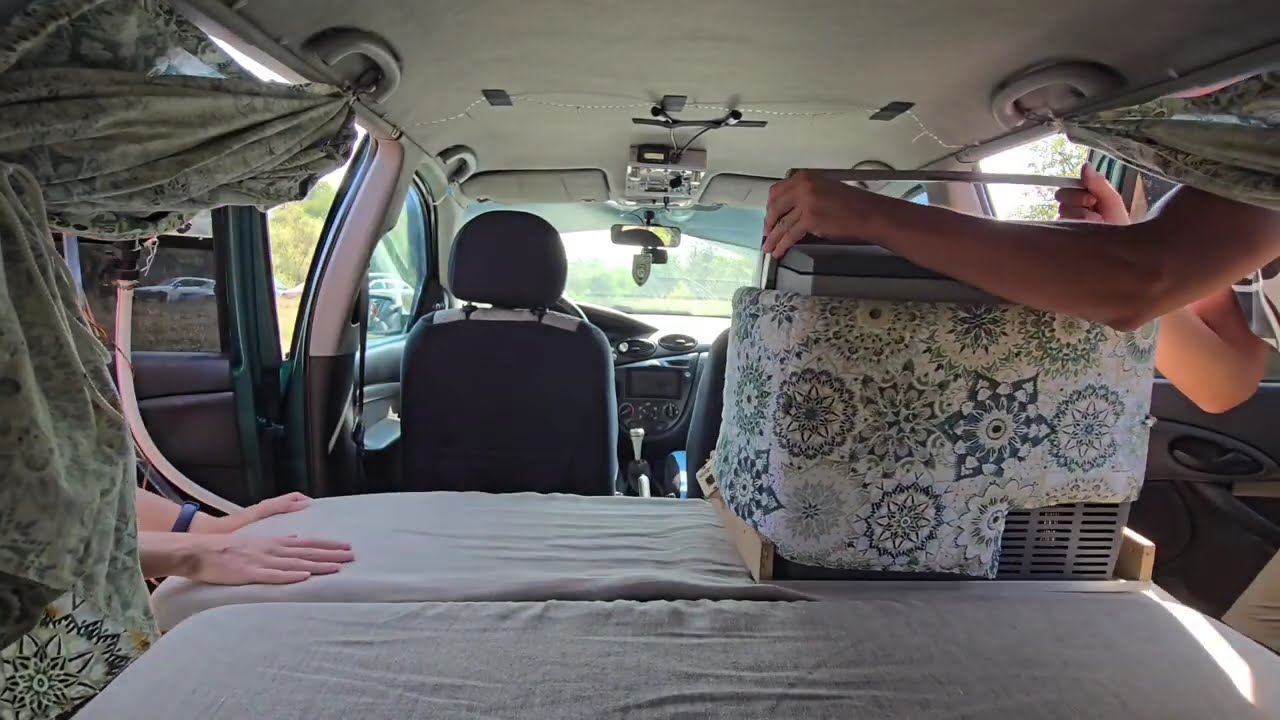 Ford Focus 1999 DIY Micro Camper - without comment