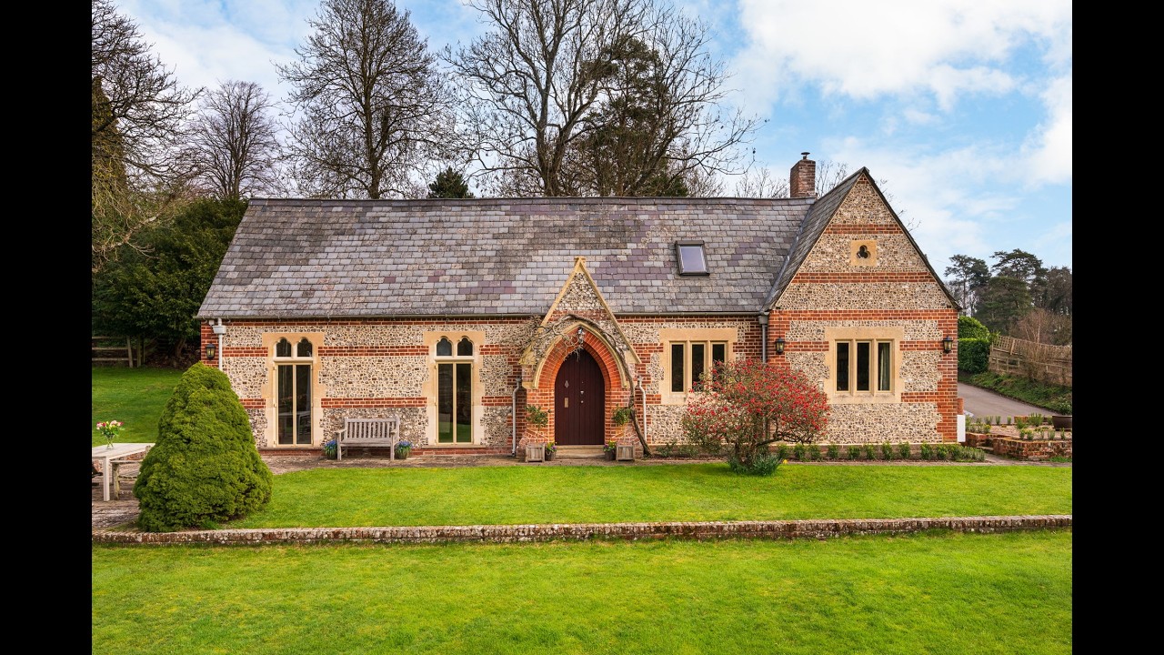 Stunning 4 Bed Cottage | Beautiful Village - Speen, Newbury | 1/2 acre Gardens | Beautiful Views