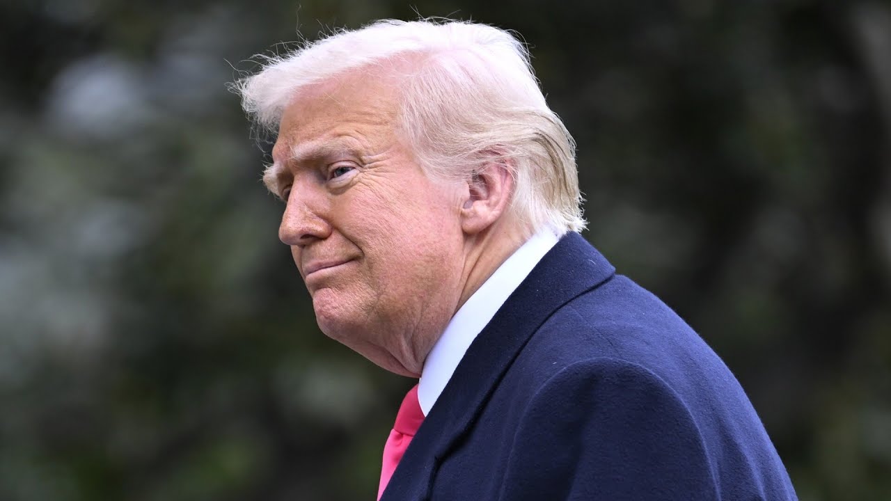 ‘Man of the people’: Donald Trump surprises White House tour group