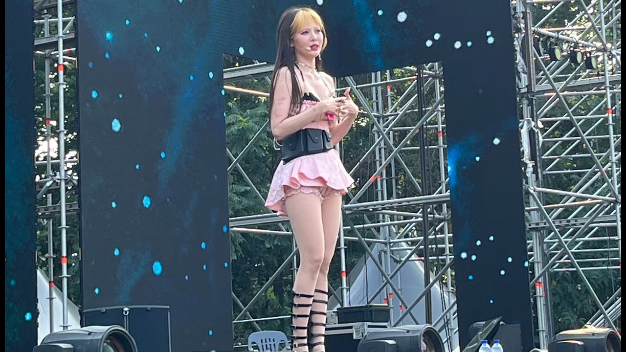 HyunA (현아) - Flower Shower Supernova 20220703