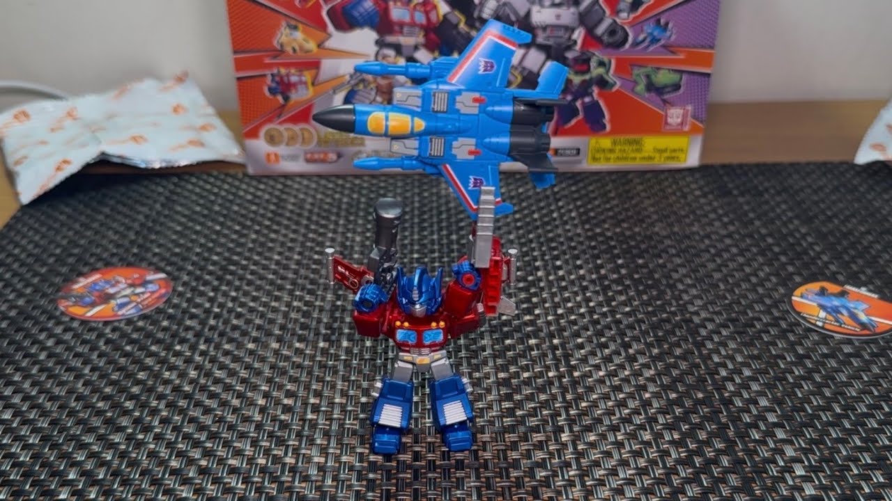 Blokees Transformers 01 Galaxy Version Defender Optimus Prime Special Armor e Thundercracker Veículo