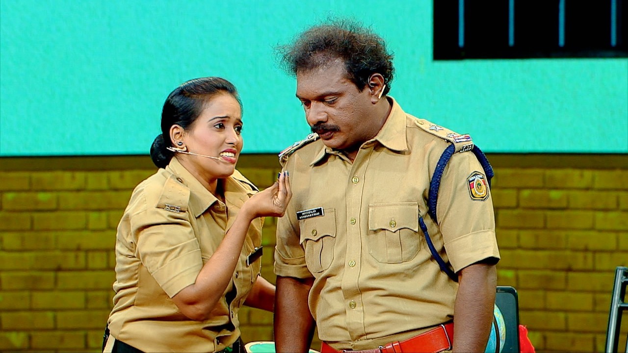 ചിരിയുടെ അമിട്ടിന് തിരികൊളുത്താൻ ഇത് ഐറ്റം വേറെ!