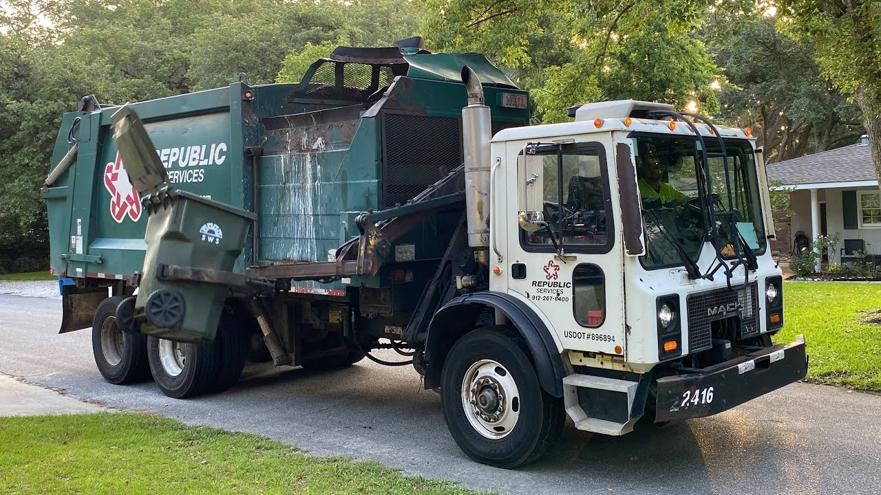 Republic Services Mack MR Heil Python Garbage Truck
