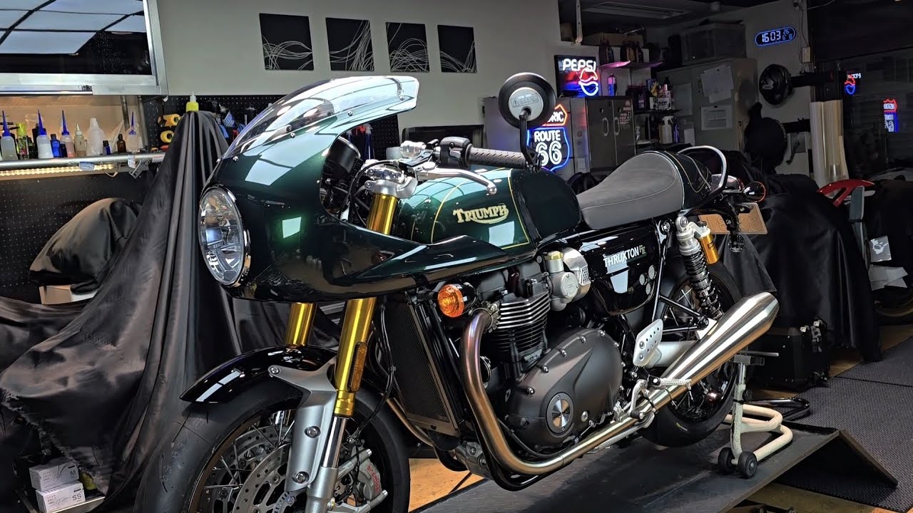 トライアンフ　スラクストンFE ファイナルエディション　ペイントプロテクションフィルム施工　バイクPPF 東京　神奈川　千葉　埼玉