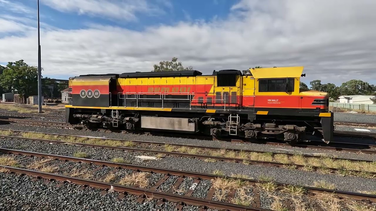 BRM001 couple to 4815 at Parkes NSW.   Tue 18th Mar 2025