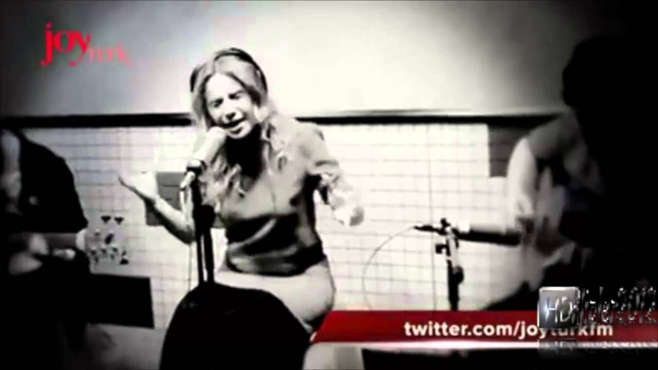 Betül Demir - Yeniden Sev (JoyTurk Akustik)