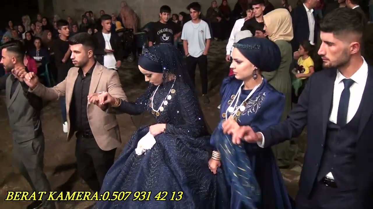 GRUP EZGİN VE KONUK SANATÇI MEHMET TOPRAK SENSİZ OLMUYOR.  BERAT KAMERA SUNUMUYLA JİMYJİP ÇEKİMİ...