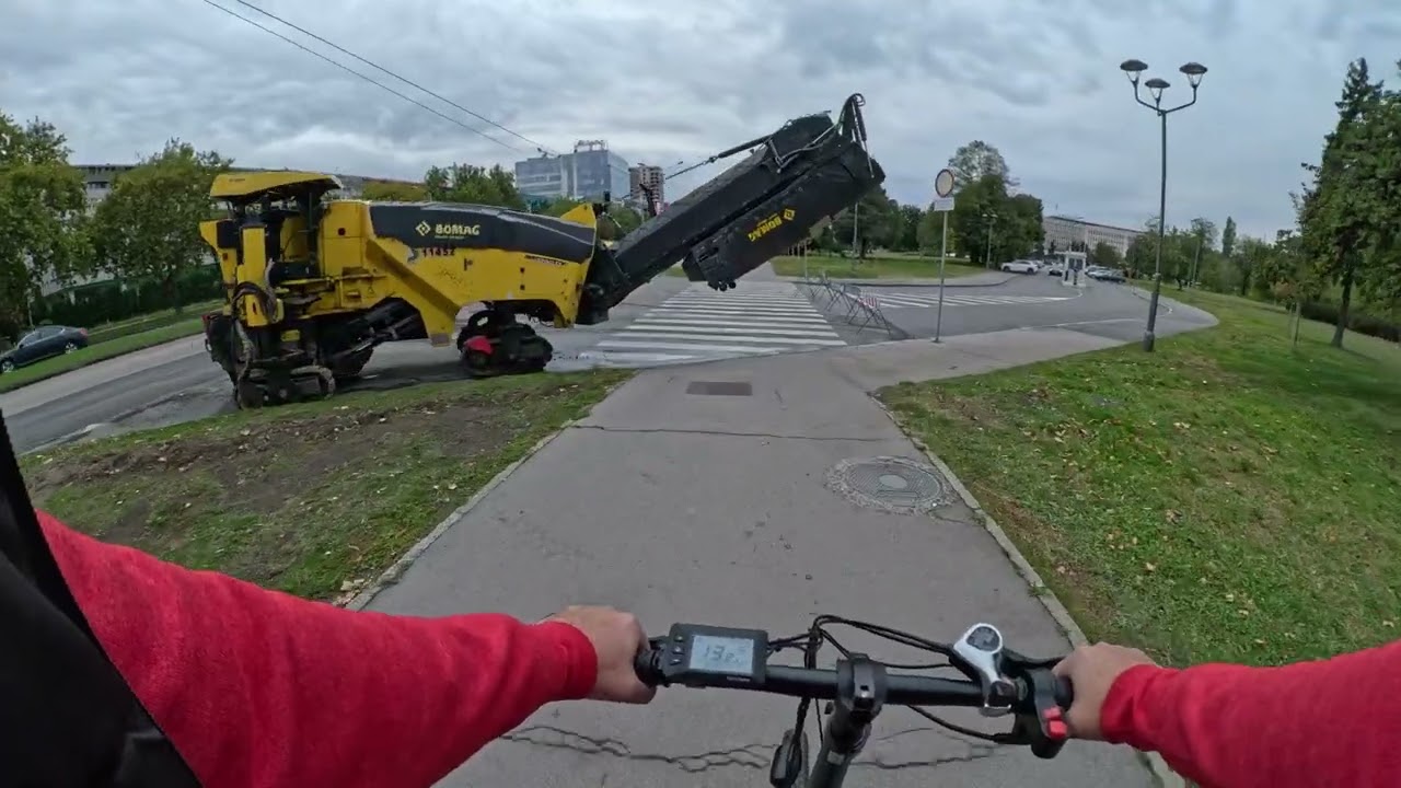 Rekonstrukcija asfalta u Bulevaru Mihajla Pupina