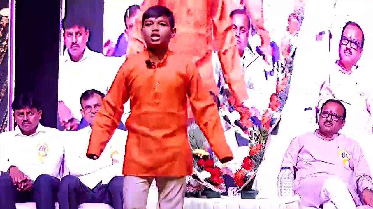 व्हिजन इंग्लिश स्कूल साखर कारखाना सिंधी काळेगाव ता जि जालना येथील विद्यार्थी पोवाडा सादर करतांना....