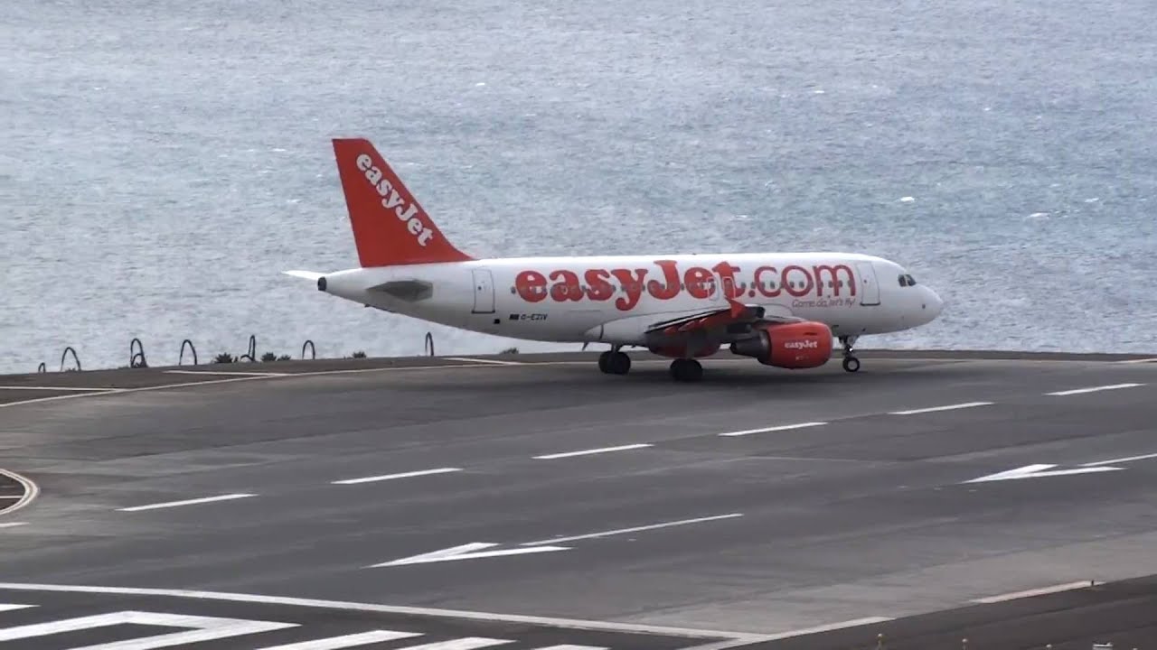 Aeroporto Madeira Funchal Descolagem Easyjet Take-off at Madeira Airport Décollage de Madère