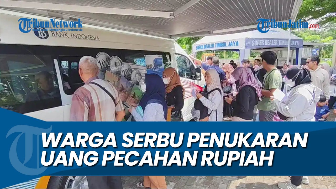 DISERBU WARGA, Penukaran Uang Pecahan Rupiah di Masjid Agung Kediri saat Awal Ramadan 2026