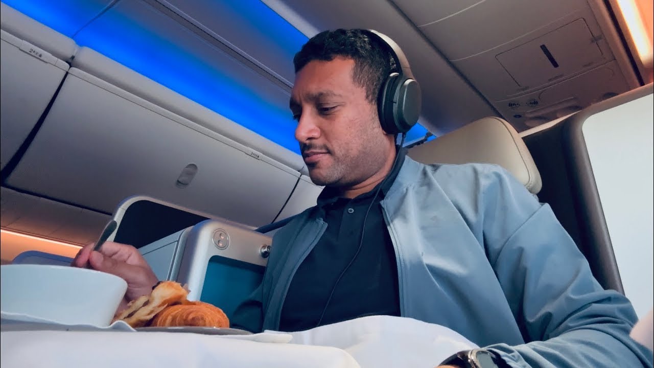 What They are Serving from the Galleys over the Sky! 2025 Flights of Flying from Asia • Foods Lovers