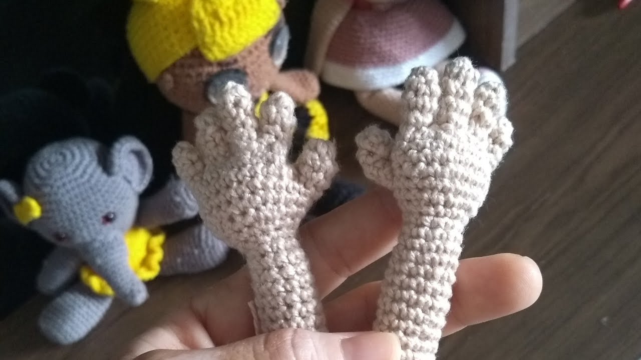 Mão com dedos para boneca de crochê