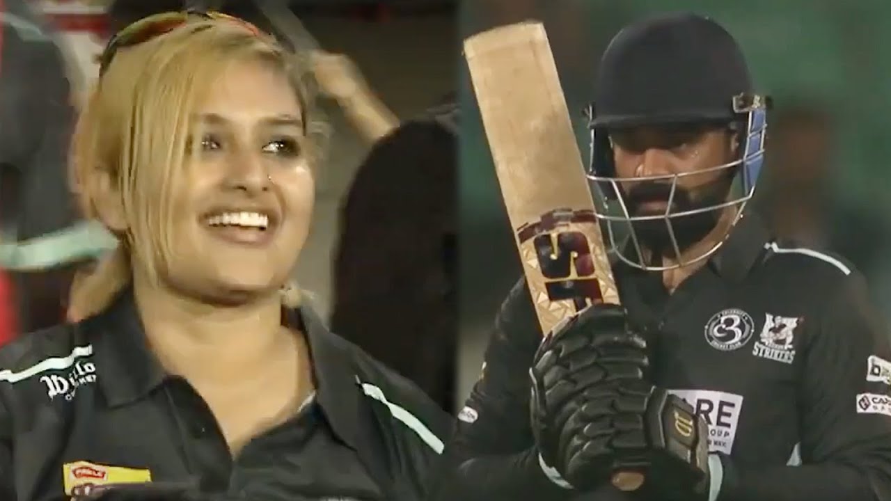 Actress Prayaga Martin Cute Celebrations For Arjun Nandakumar's Crazy Batting Against Mumbai Heroes