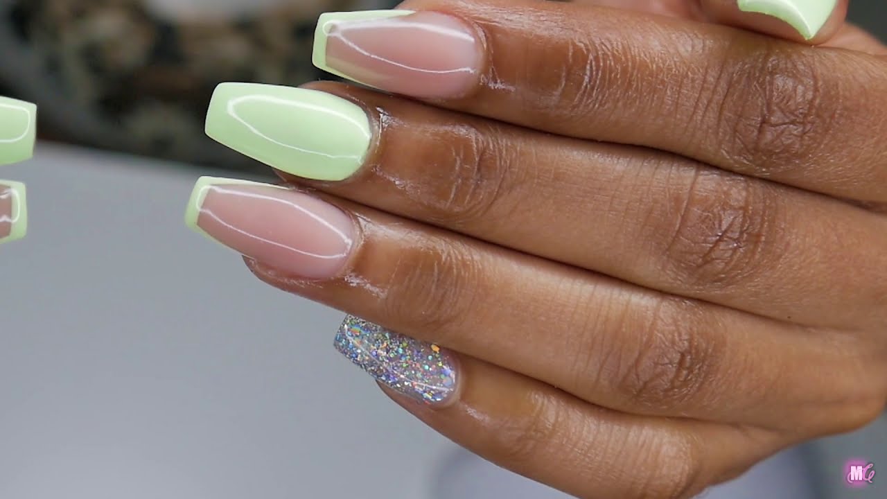 TUTO 💅🏽 - COMMENT FAIRE UNE POSE CAPSULES GEL ? (FRENCH CARRÉ, PAILLETTES...)