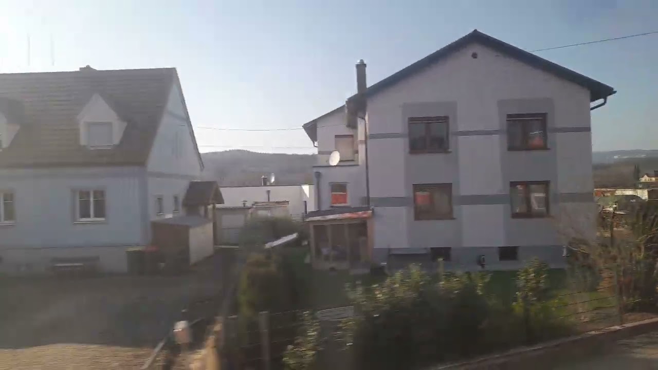 Durch's strahlend sonnige Erlauftal mit ÖBB 5022 025 um kurz nach 15:40 am 07.03.2026