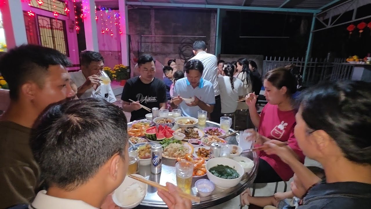 Mùng 4 Tết Cùng Nhau Ăn Bữa Cơm Vui Nhưng Buồn Vì Phải Chia Tay (TTVlog)