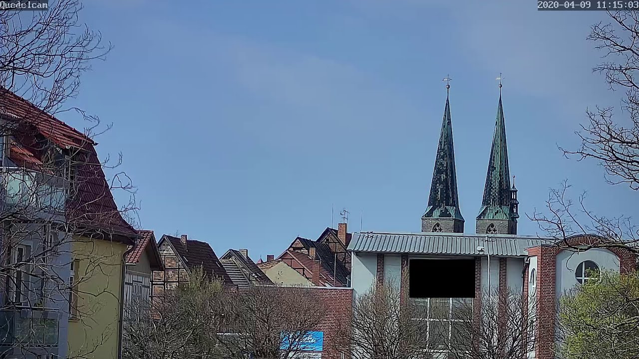 Es schneit! Webcam Quedlinburg: Livebild in Richtung Nikolaikirche