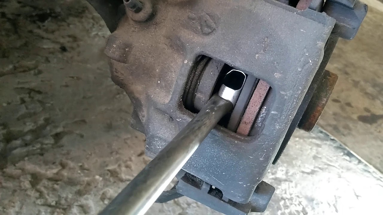 Troque a pastilha de freio sem sangrar o óleo