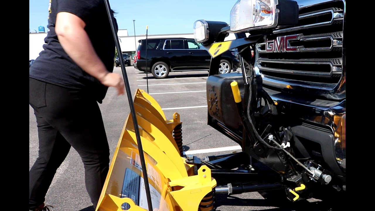 How to Attach & Detach a FISHER&reg; HT Series&trade; Snow Plow