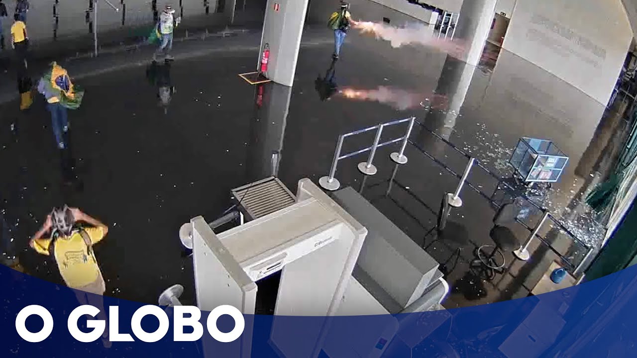 Imagens exclusivas mostram reação de policiais legislativos durante invasão ao Congresso