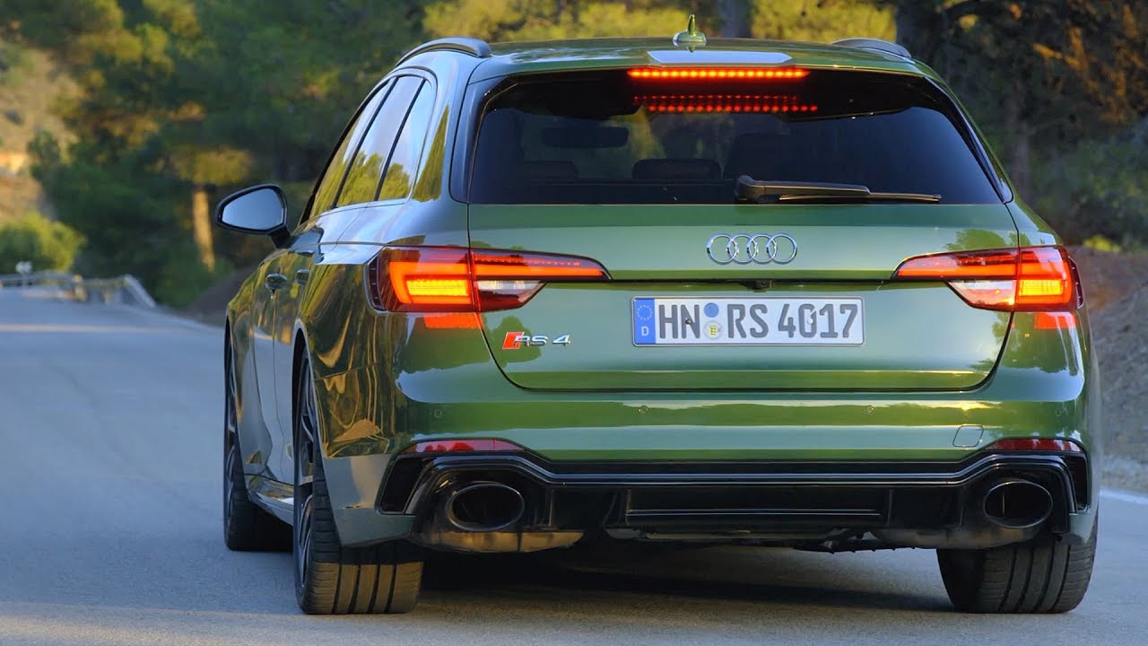 Green Audi RS 4 Avant - 0-100 k/h Acceleration and 450 hp Engine Sound