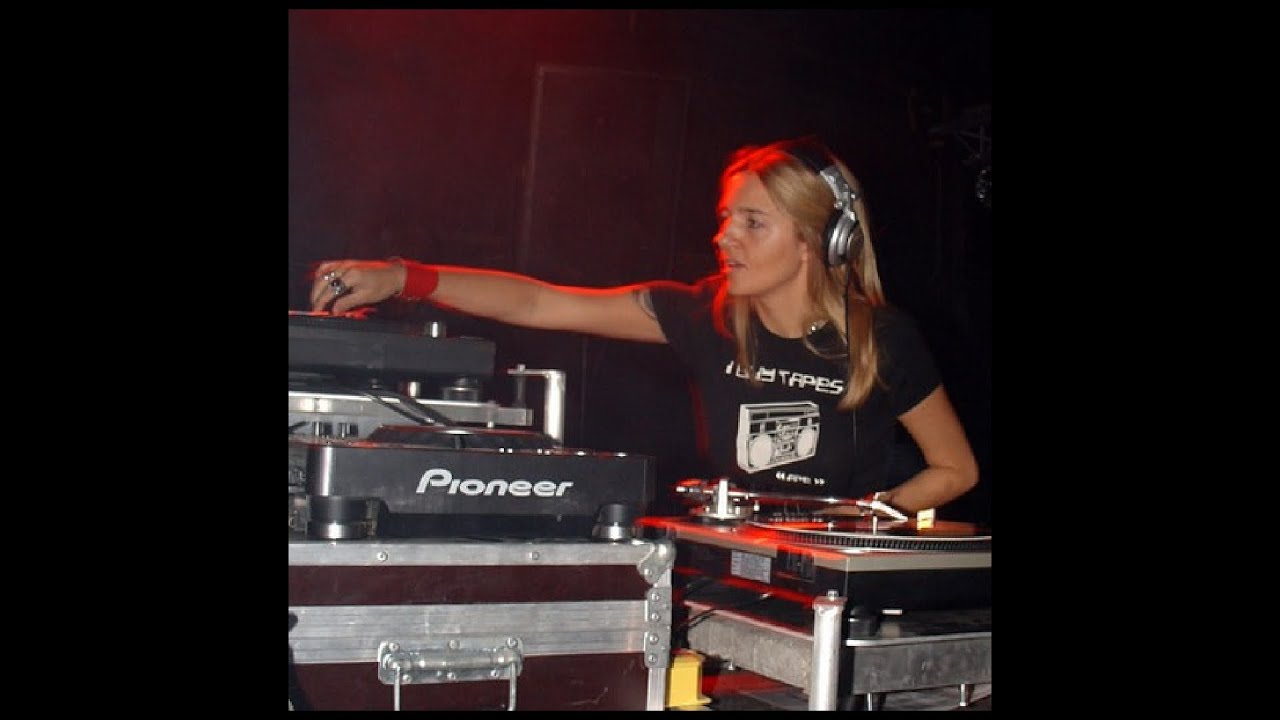 Miss Djax - #1996   #mayday Dortmund #live #vinylonly #djmix #techno  #djset #technomusic