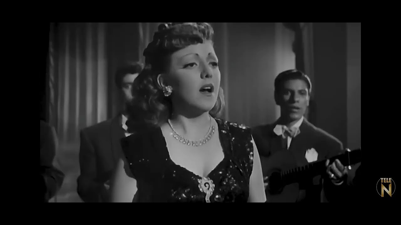 La versátil Esmeralda y Agustín Lara (al piano) - Amor de mis amores