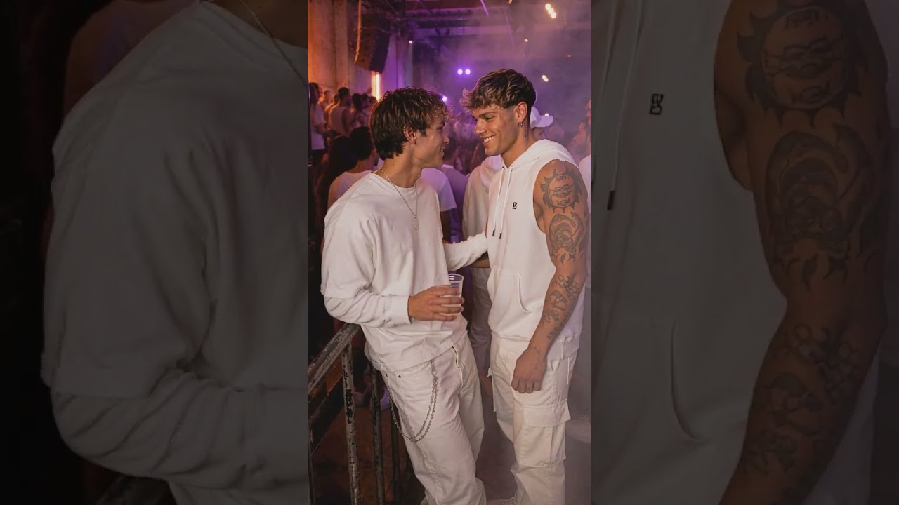 🏳️&zwj;🌈 when your crush comes over #gay #love #lgbtq #gaynightlife #lovestory #pride #lgbtqromance #bl