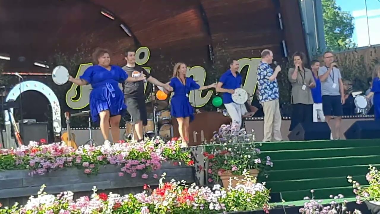 Henrik Dorsin, Vanna Rosenberg, Johan Ulvesson  ❤️ Det löser sig med blåbärspaj @ Allsång
