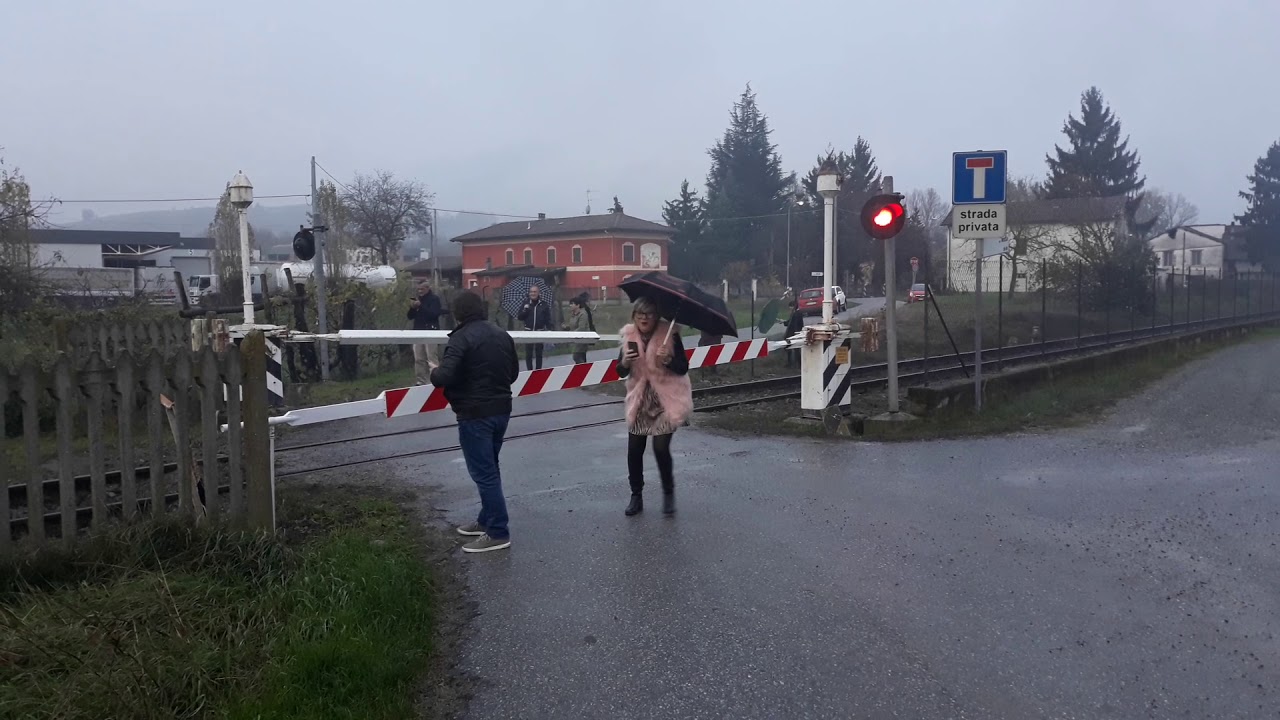 Passaggio a livello Nizza Monferrato (AT) via Volta - Level crossing Nizza Monferrato