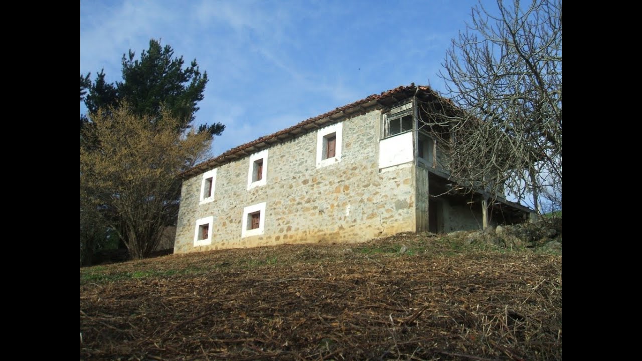 Más de 100 Cabañas, Cabañas Vividoras e Iglesias del Valle de Soba . Santi Maté