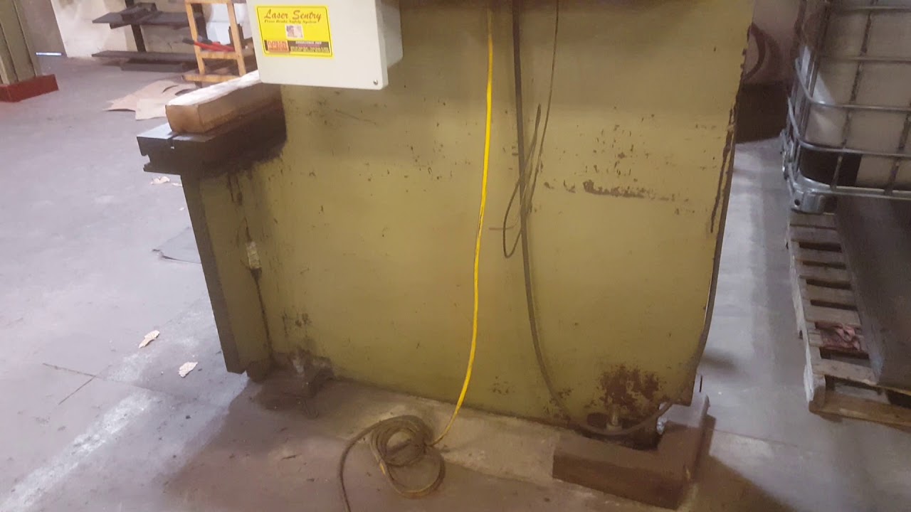 1975 PACIFIC 200 TON, 10' HYDRAULIC PRESS BRAKE, MANUAL BACK STOP