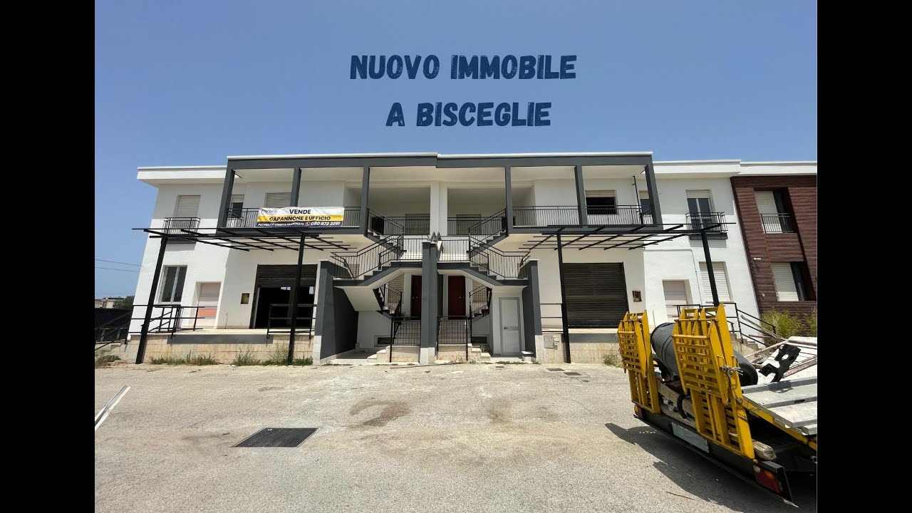 Ampio capannone con uffici in vendita a Bisceglie