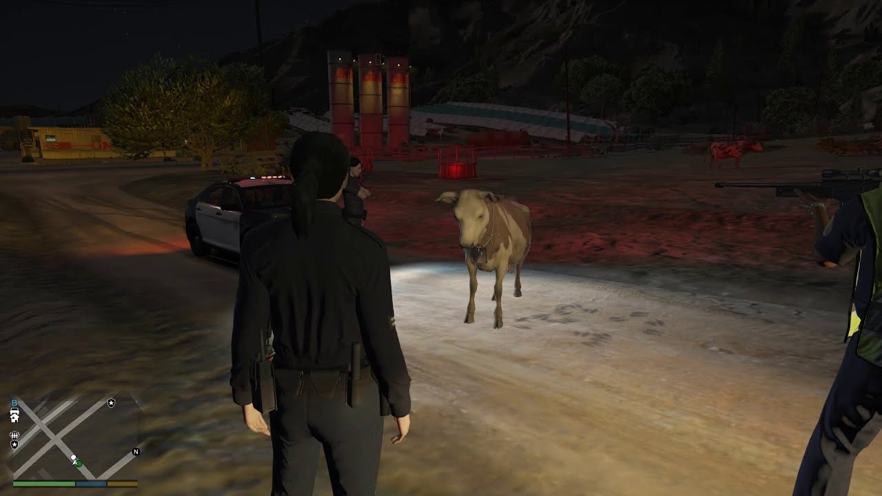 GTA 5 PC Animal Control Called To Remove Wandering Cow In The Road🚓🐄