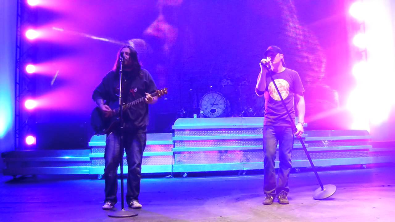 Brad Arnold (3DD) & Shaun Morgan (Seether)  Another Day In Paradise Hammersmith Apollo 15/3/12