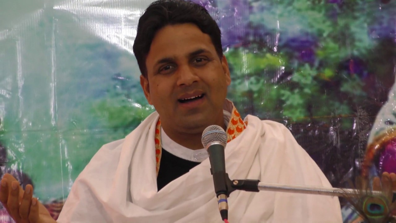 2.कन्हया तुम्हें एक नज़र देखना है जिधर तुम  छुपे हो उधर देखना है - डॉ प्रवीण स्वामी जी महाराज ।