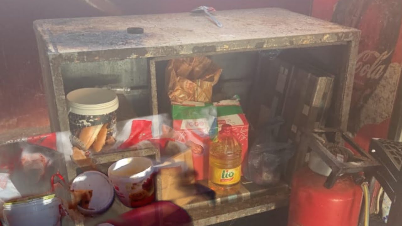 داخل مخبزة ب
