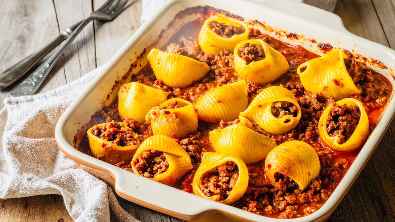 Lumaconi pasta stuffed with beef mince and mozzarella cheese! My husband is delighted with this dish