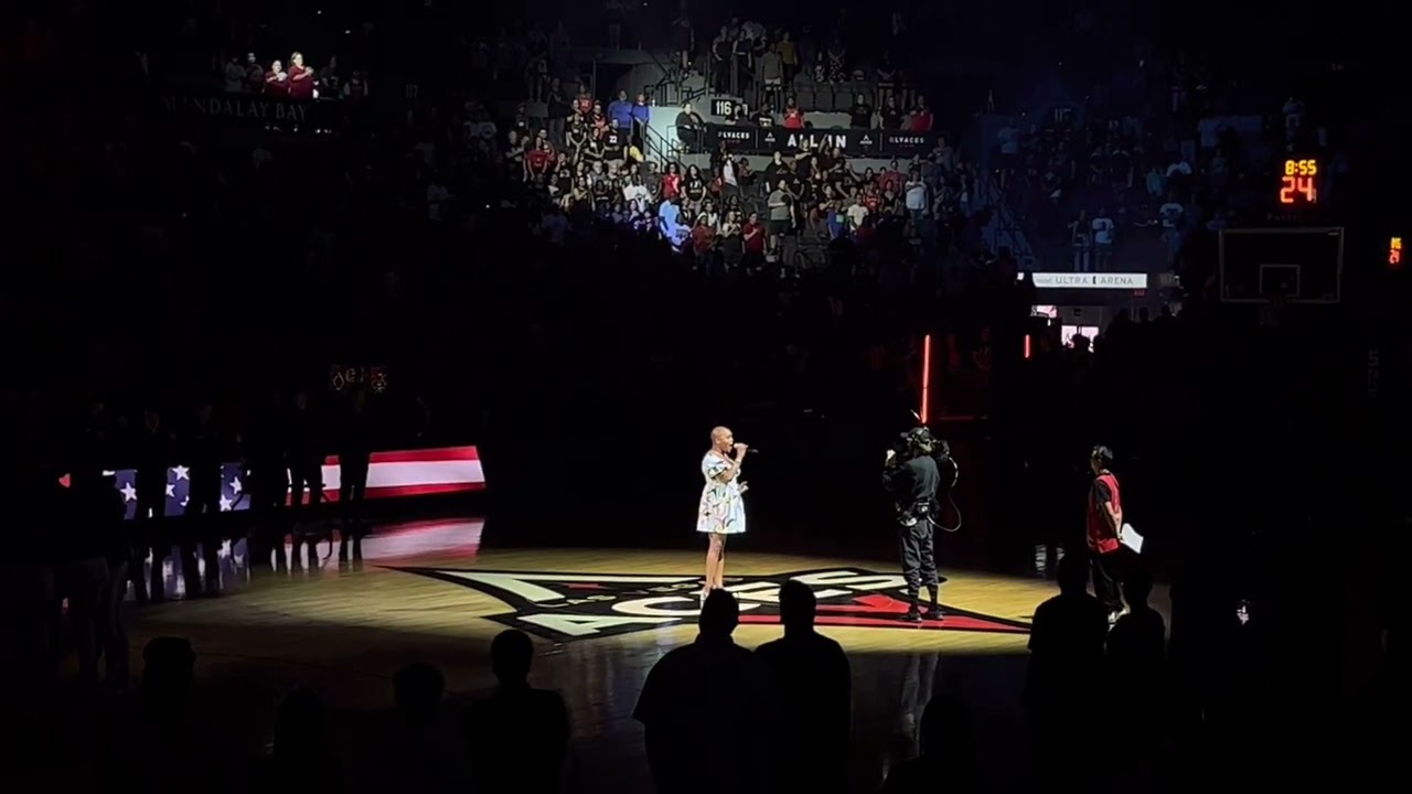 NATIONAL ANTHEM KEY CHANGE???!! YAAASS FOR THE #lasvegasaces